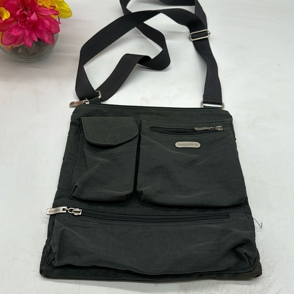 Baggallini Gray Nylon Crossbody Lightweight Travel Bag MCB5238P